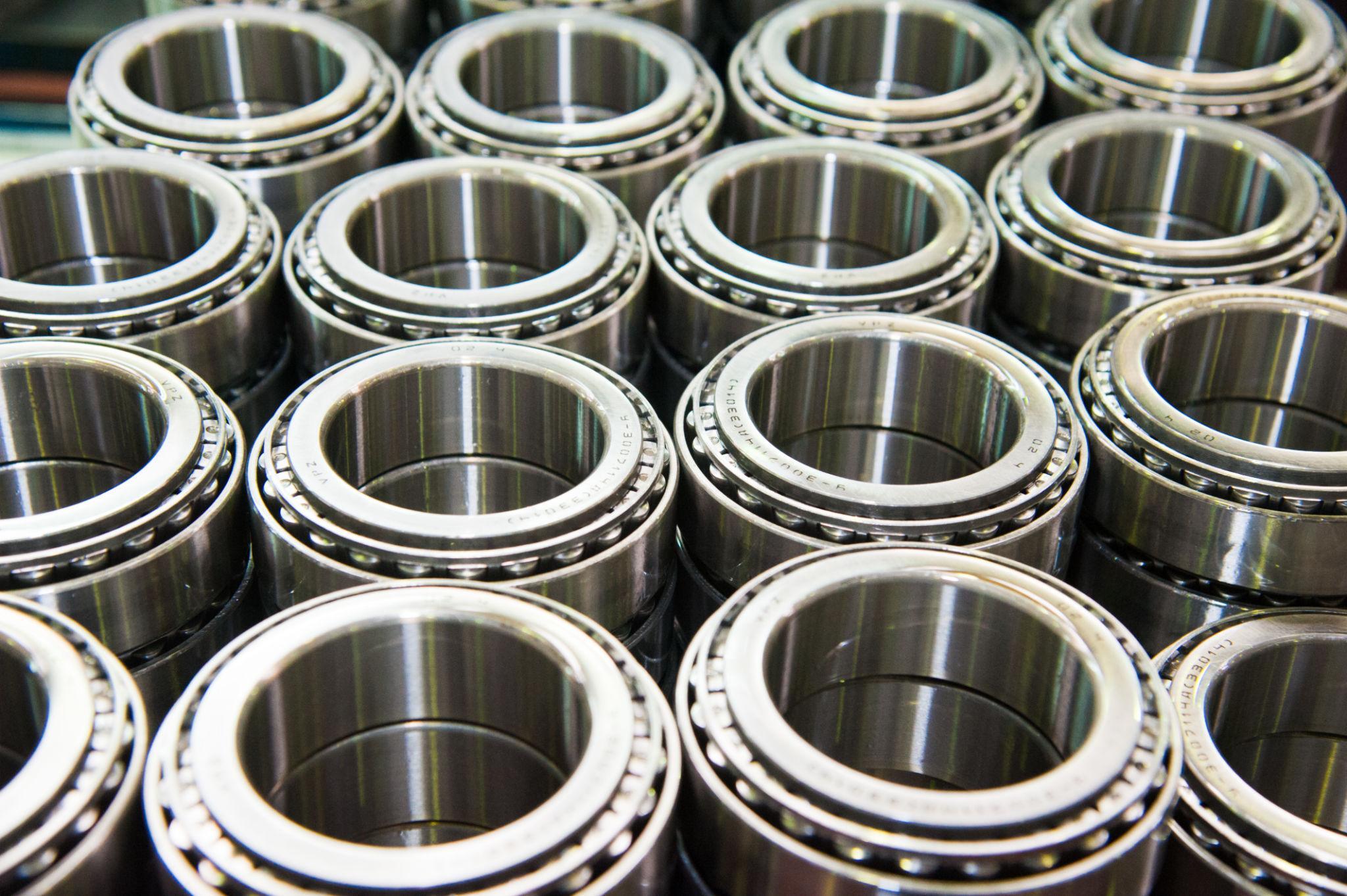Industrial Bearings: Types, Applications & Maintenance Guide for Peak Performance